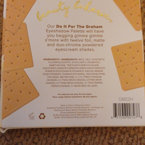 Graham Eyeshadow Palette - Picture 2 of 4